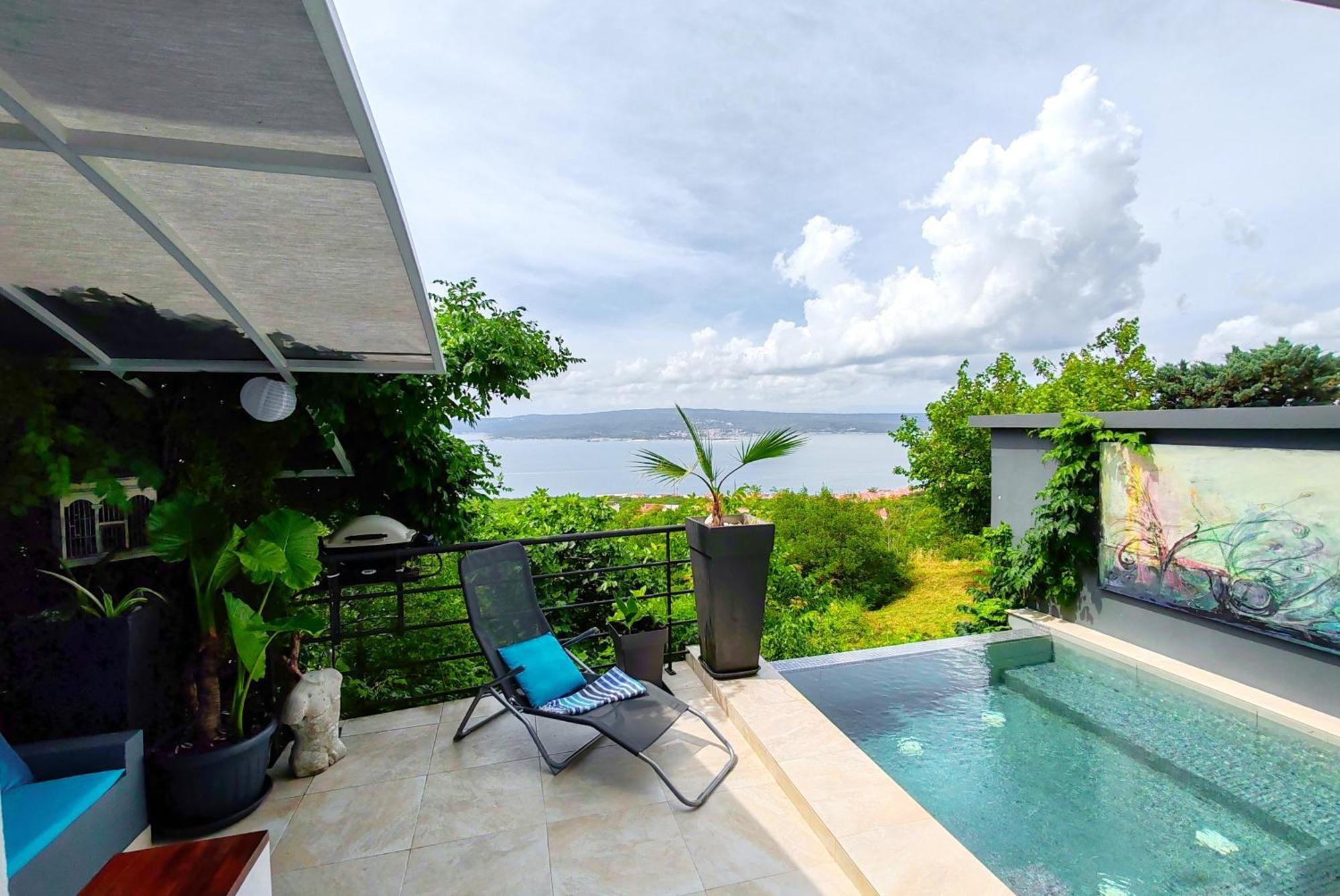 Art Gallery House With A Small Relaxing Pool Crikvenica Bagian luar foto