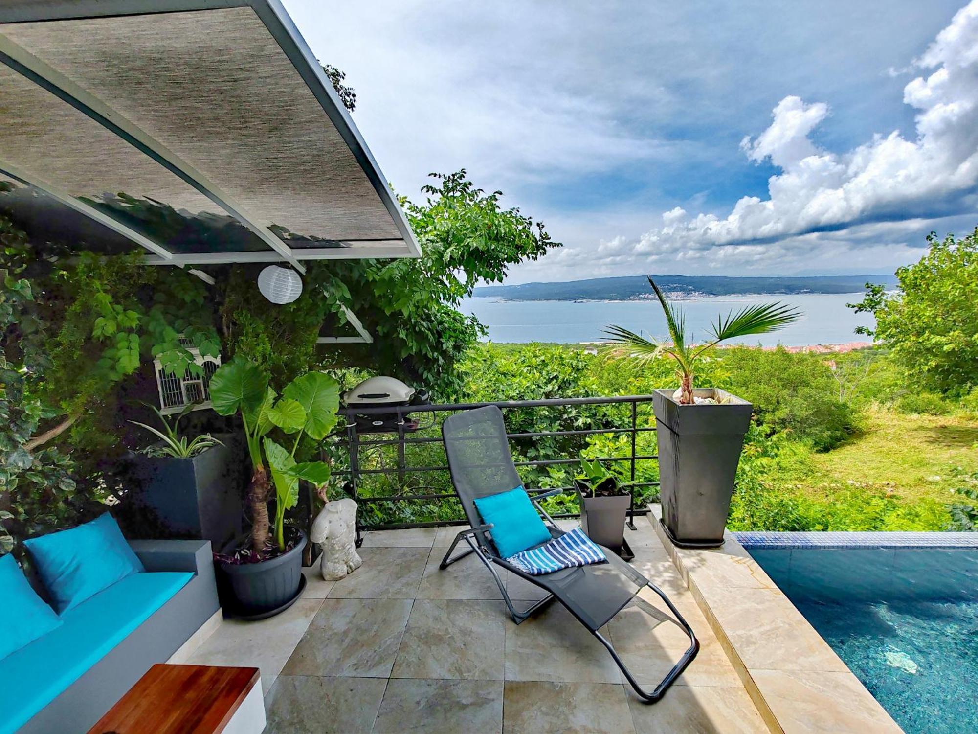 Art Gallery House With A Small Relaxing Pool Crikvenica Bagian luar foto