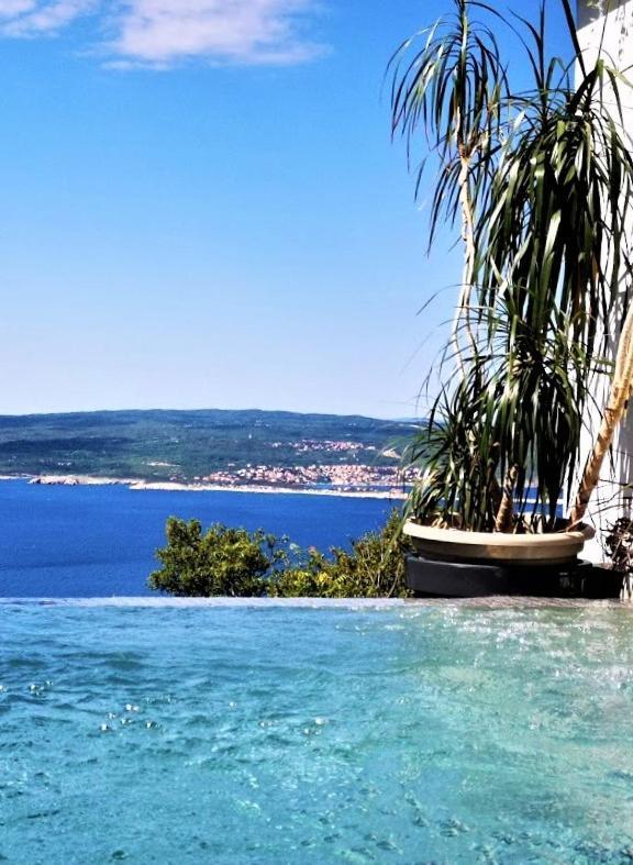 Art Gallery House With A Small Relaxing Pool Crikvenica Bagian luar foto